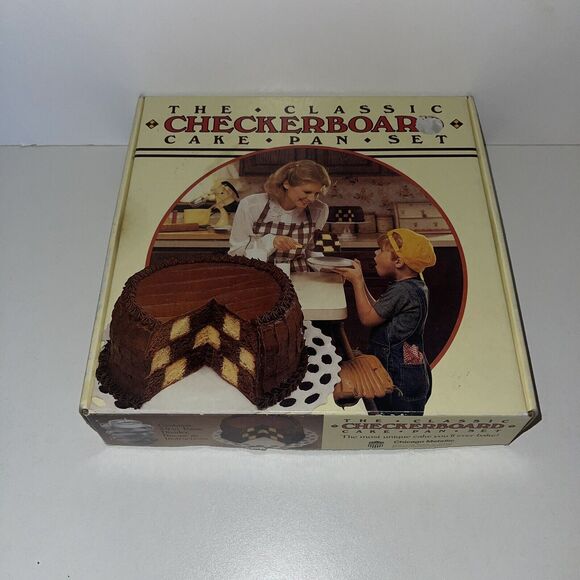 Vintage The Classic Checkerboard Cake Pan Set In Original Box - Picture 1 of 3